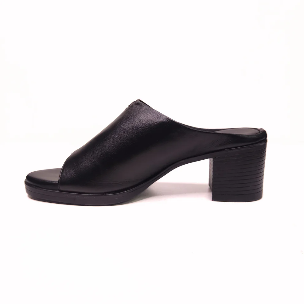 CRAFTSMAN WOMENS HEELS